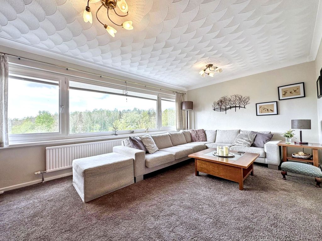 Property photo 2 of 31