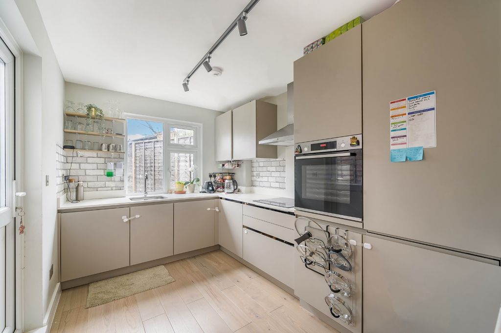 Property photo 2 of 13 Kitchen