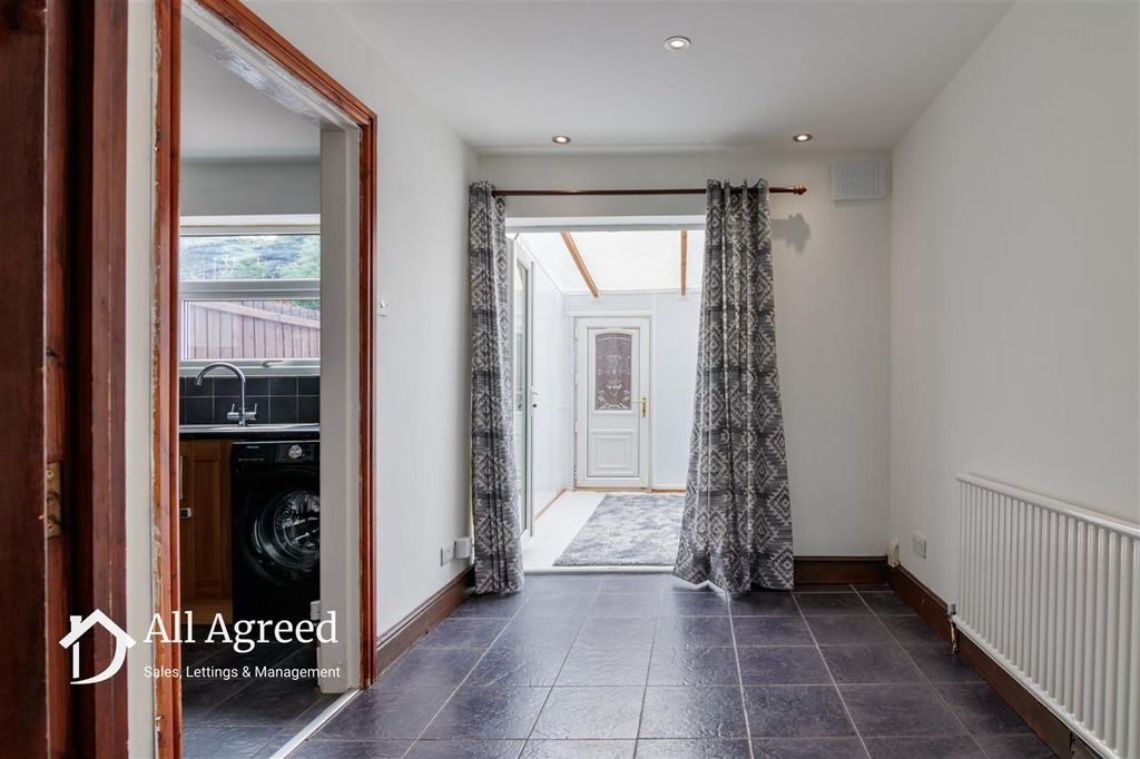 Property photo 3 of 11 Dining Room