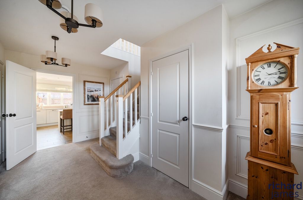 Property photo 3 of 31 c9308Bb421624F99B9672d8Cb6c090d0