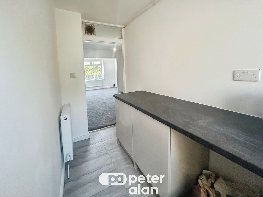 Property photo 3 of 9 Balcony