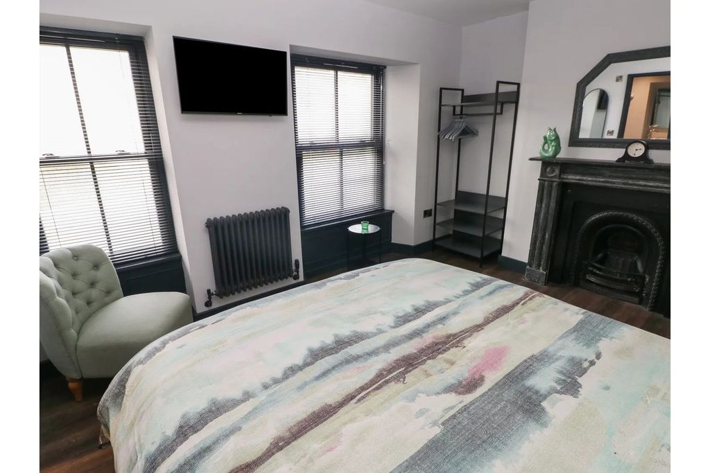Additional image 21 of 3 bed flat for saleNarberth Road, Tenby SA70