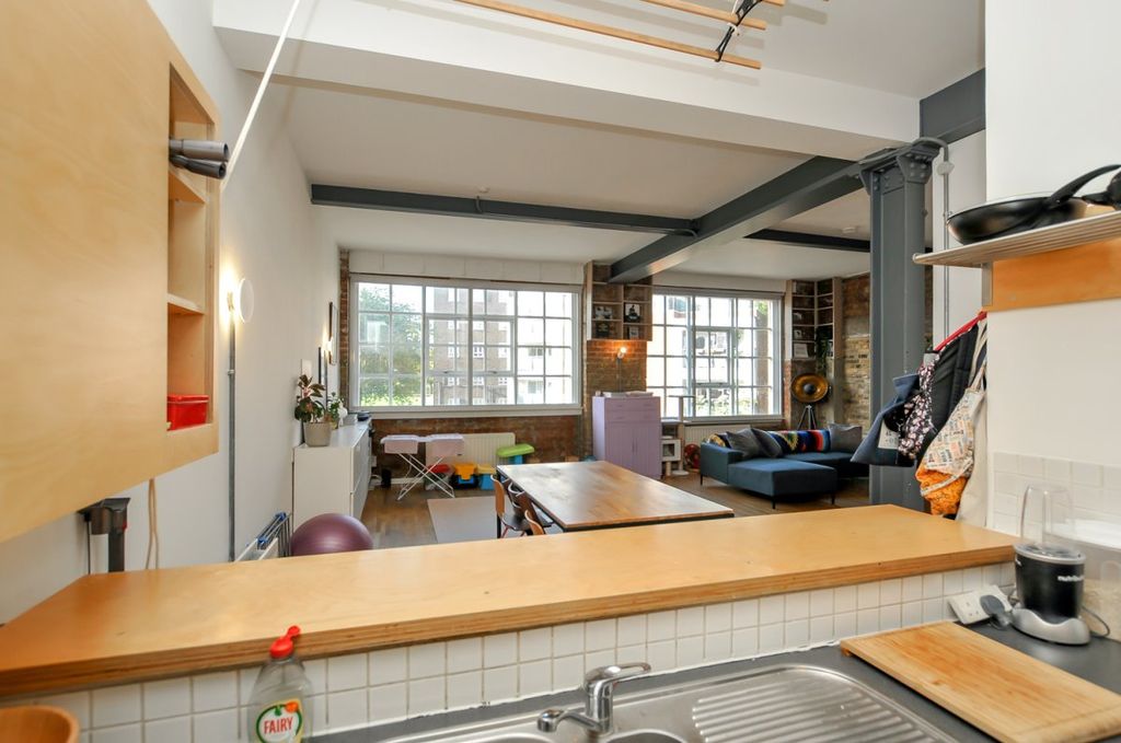 Property photo 3 of 12