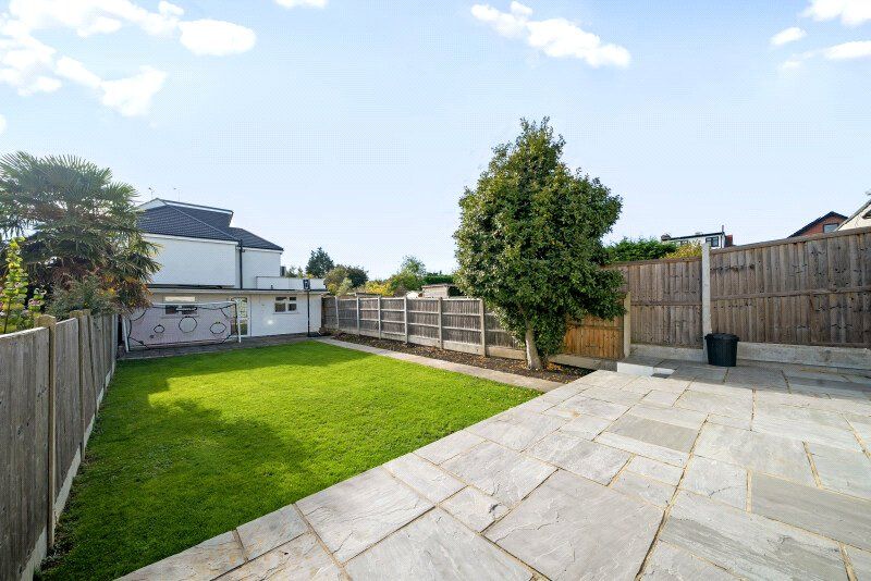 Property photo 3 of 18 Garden