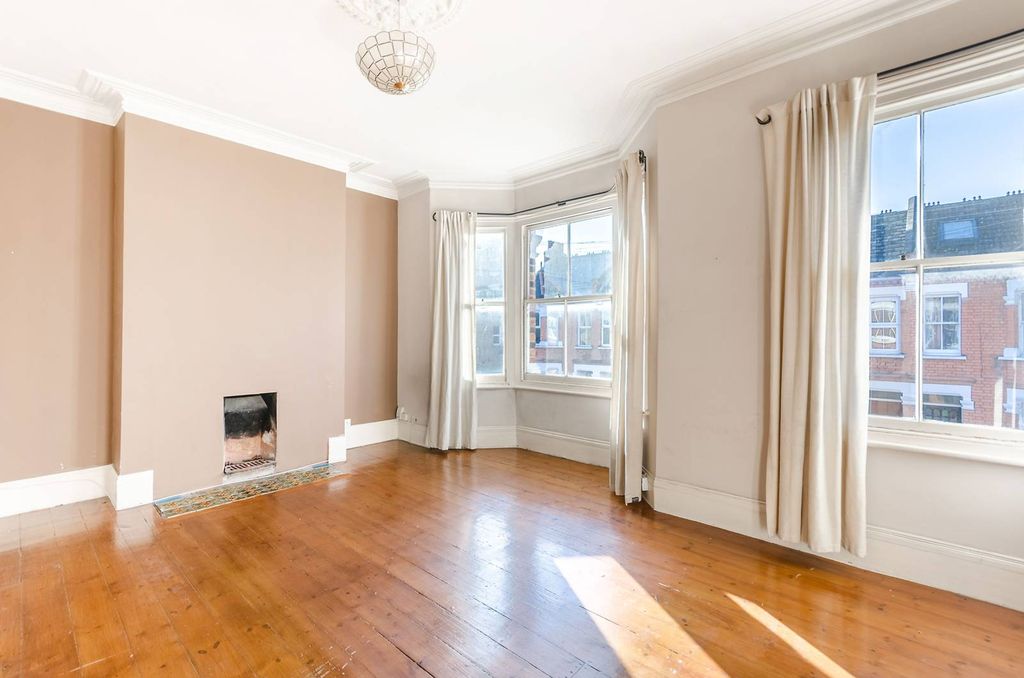 Property photo 2 of 7
