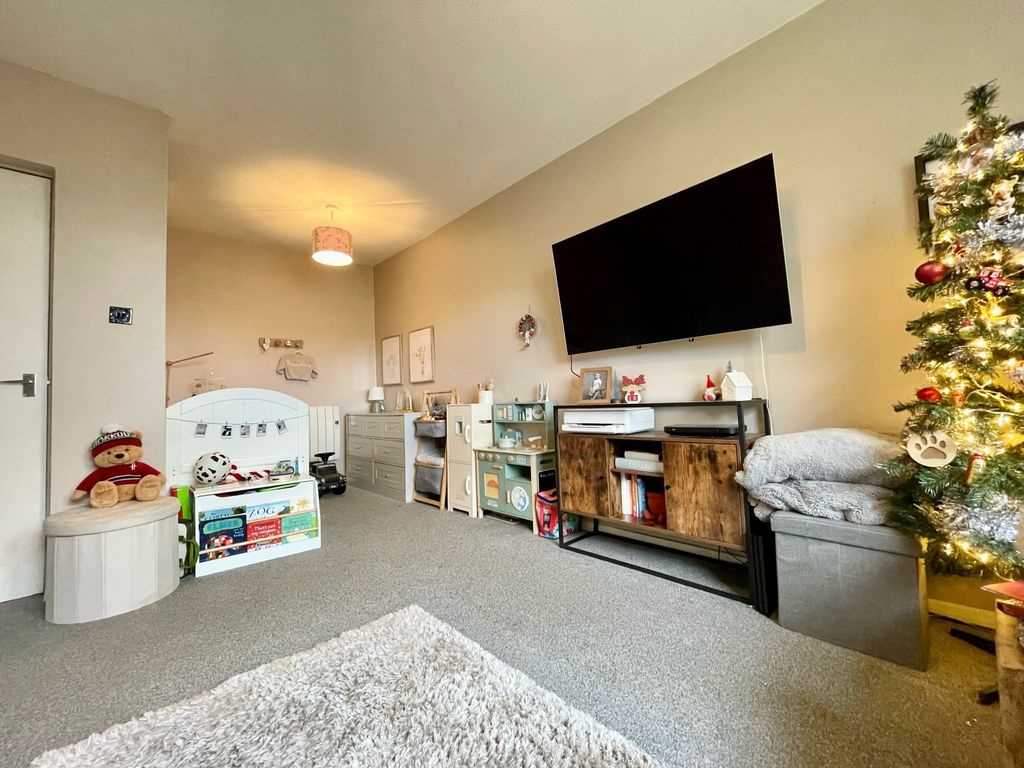 Property photo 3 of 14
