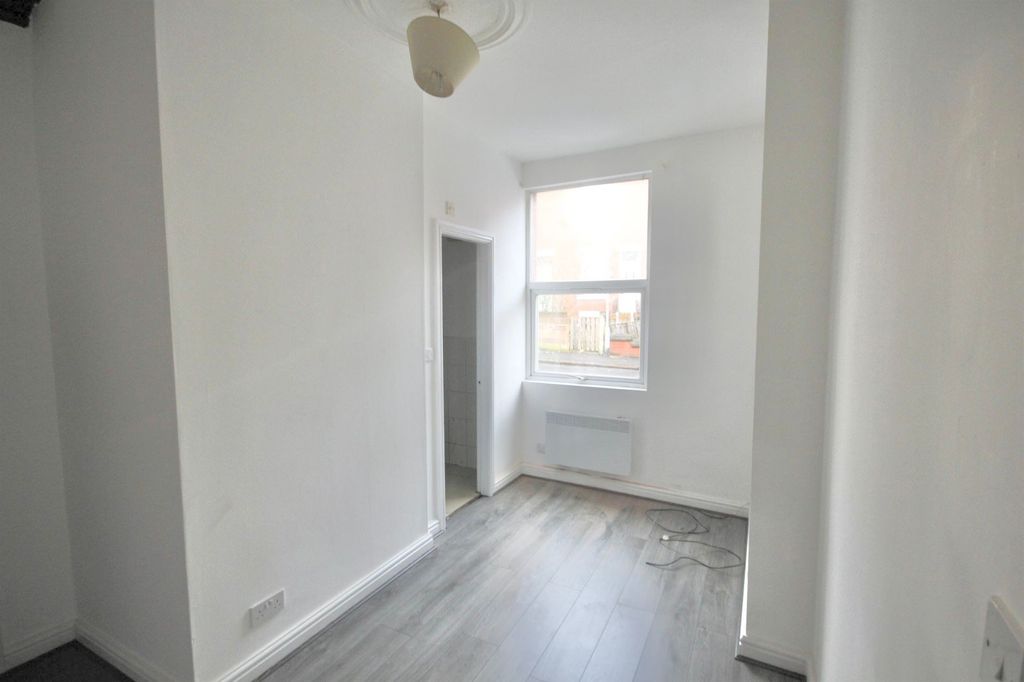 Property photo 3 of 3