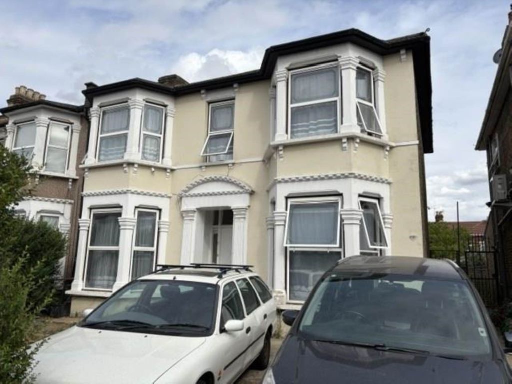 Property photo 1 of 6