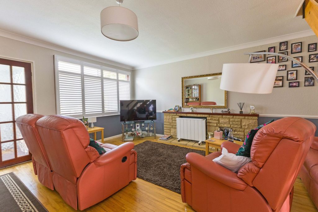 Property photo 2 of 14