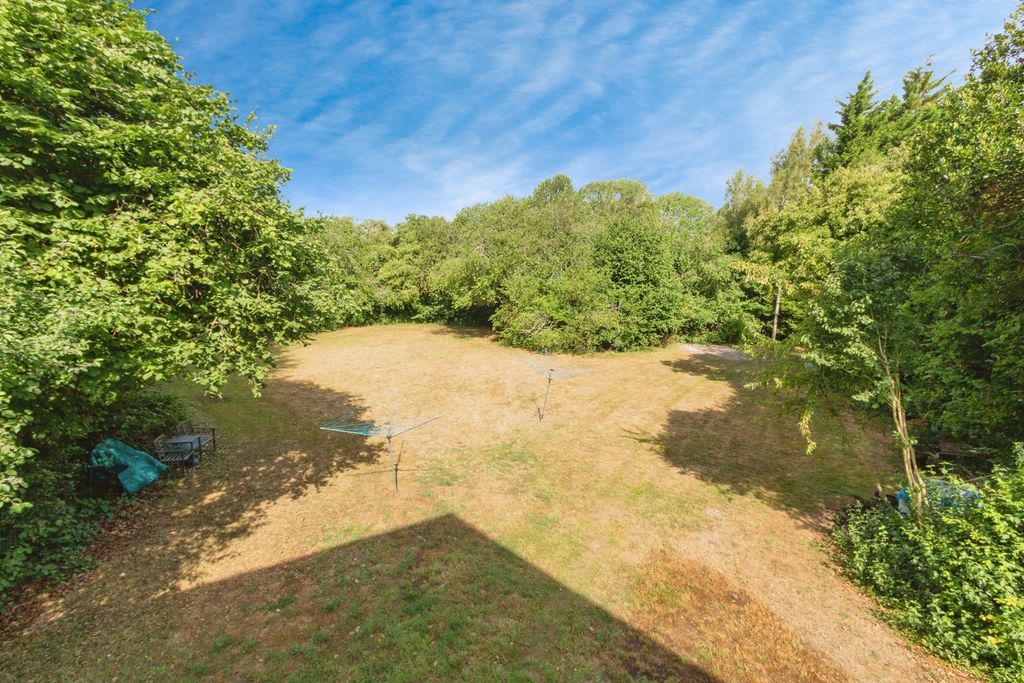 Property photo 3 of 17 Photo