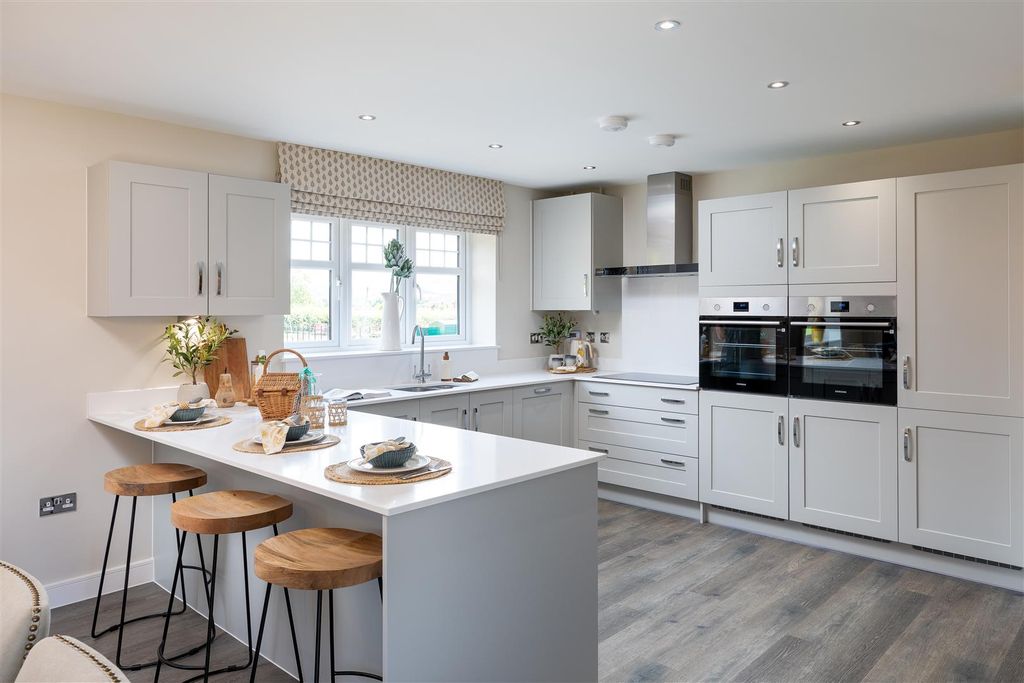 Property photo 2 of 6 Kitchen/Dining/Family Room