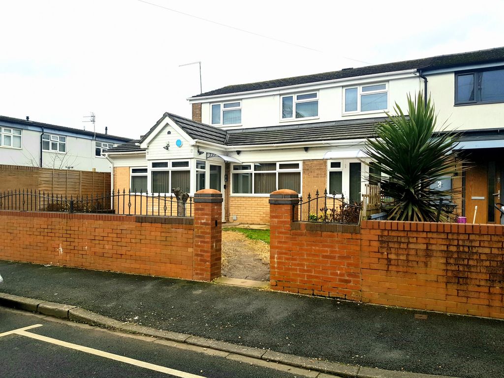 Property photo 2 of 21