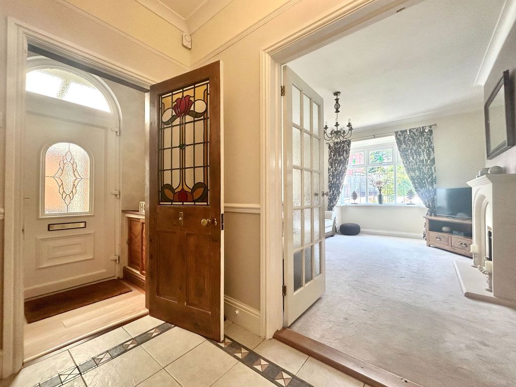 Property photo 3 of 31