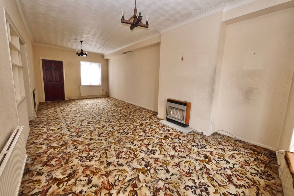 Property photo 2 of 14 2