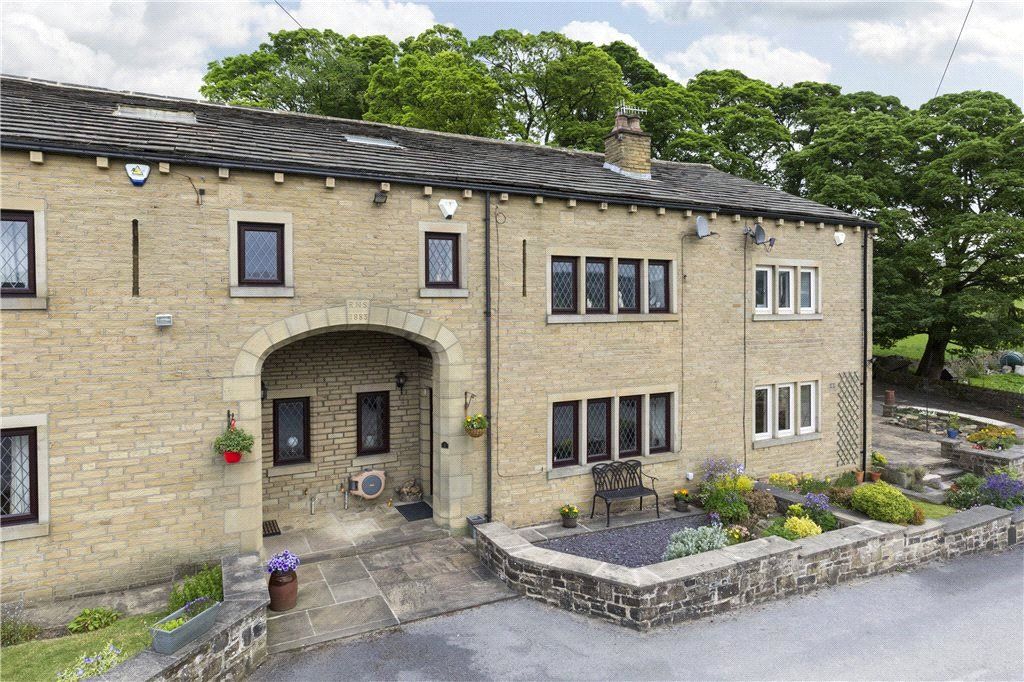 Property photo 1 of 18 External