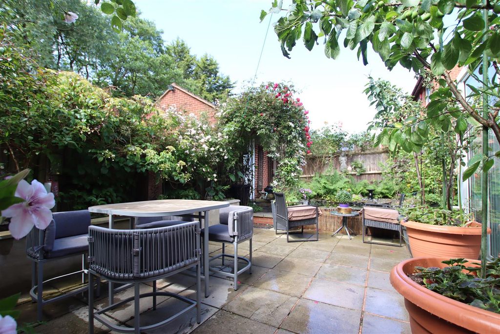 Property photo 2 of 16 Patio.Jpg