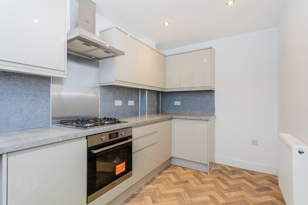 Property photo 2 of 16 Picture No. 25