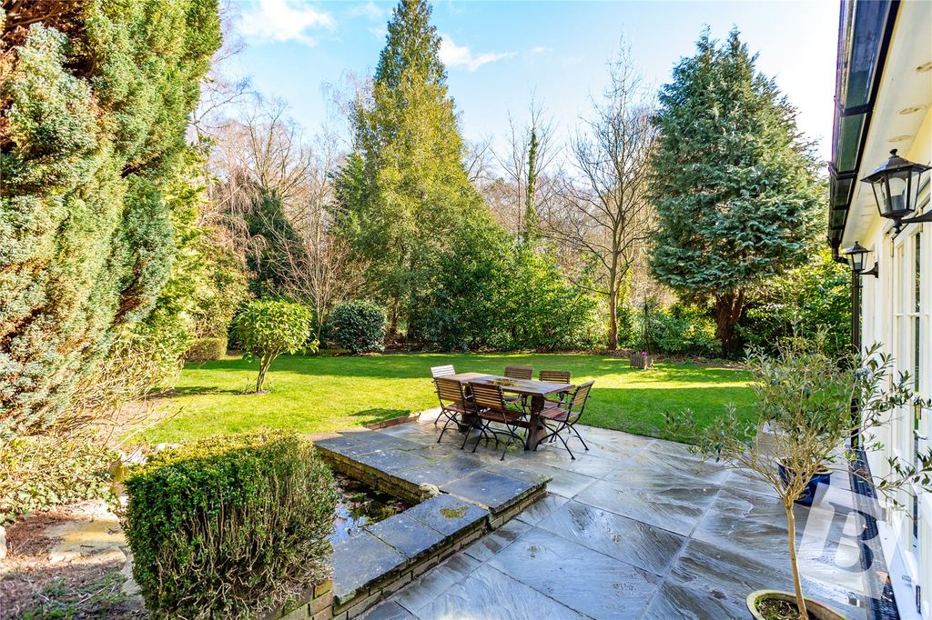 Property photo 2 of 40 Rear Garden