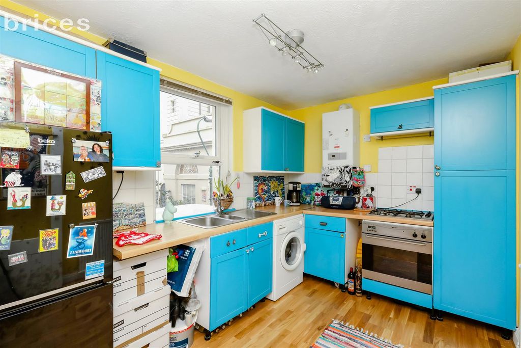 Property photo 2 of 6