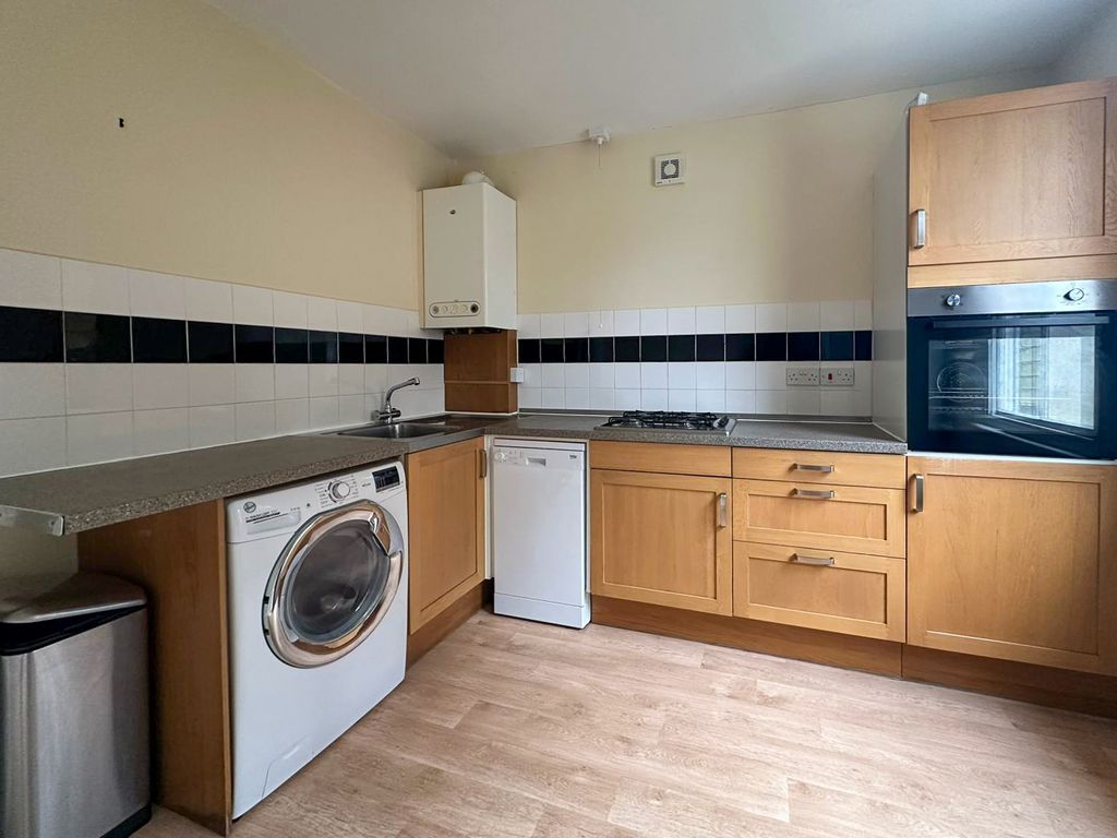 Property photo 2 of 9 Kitchen