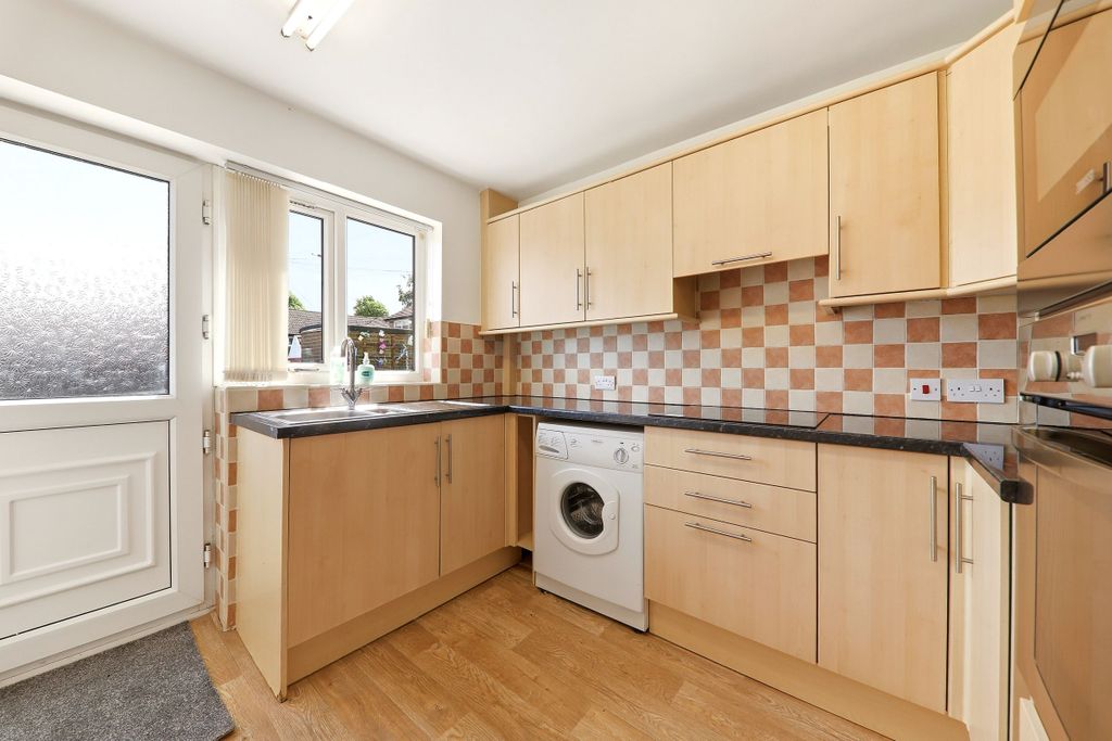 Property photo 2 of 21