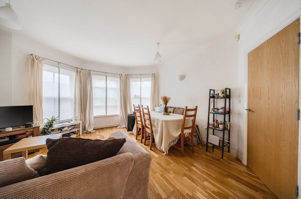 Property photo 3 of 13 1317800-11-68652A...