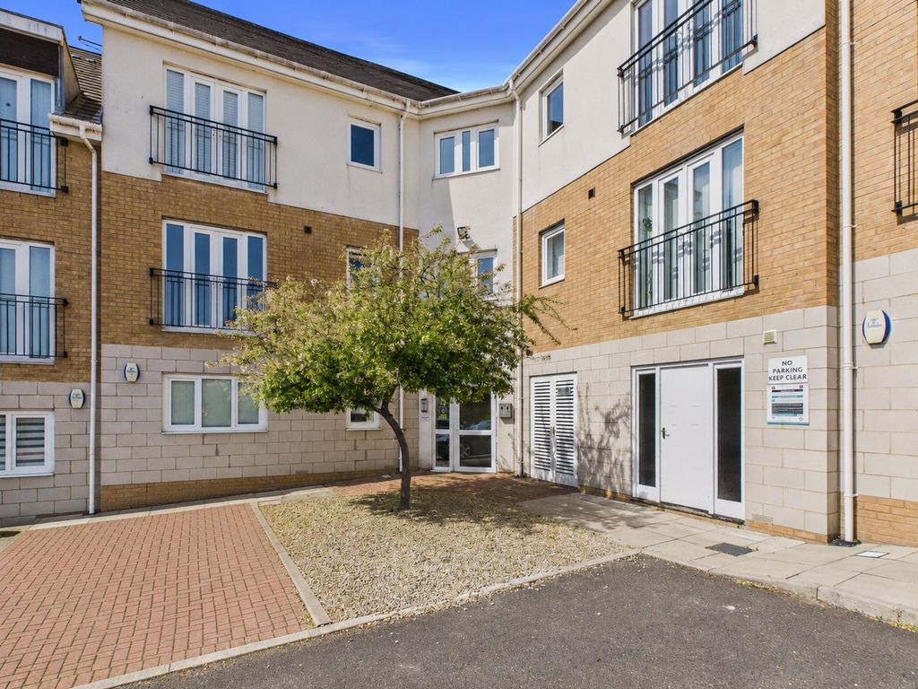 Property photo 1 of 8 External