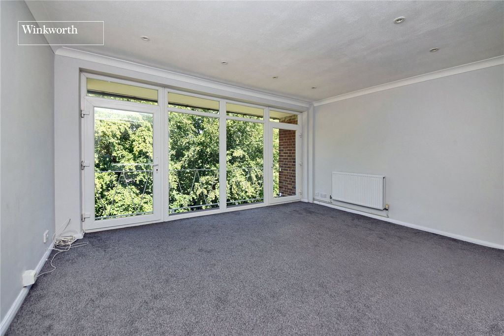 Property photo 2 of 16 Picture No. 03