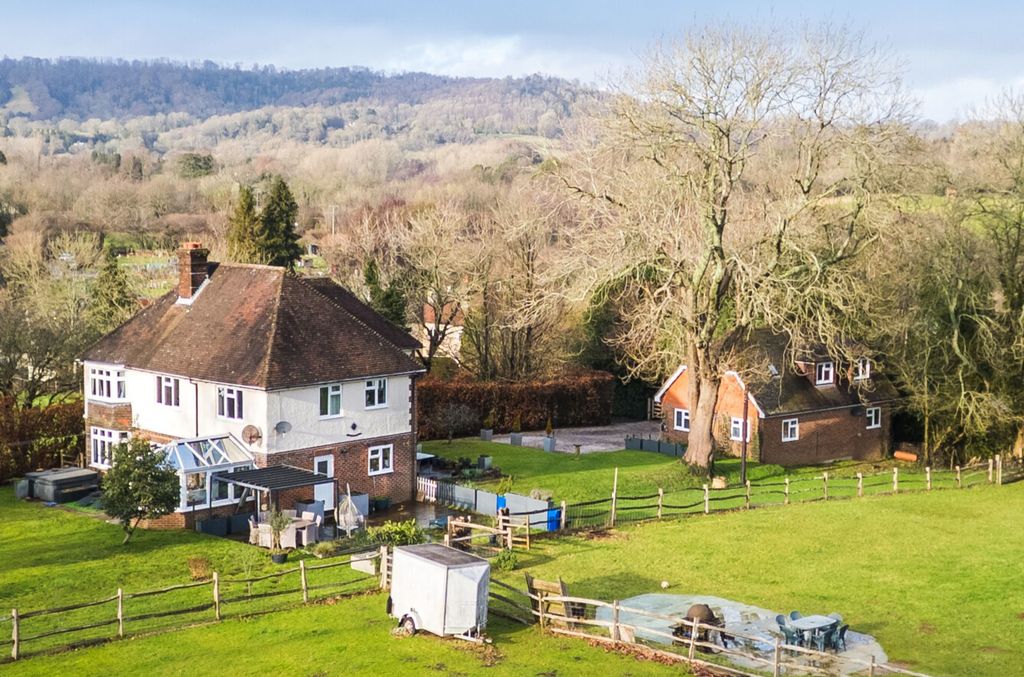 Property photo 1 of 32