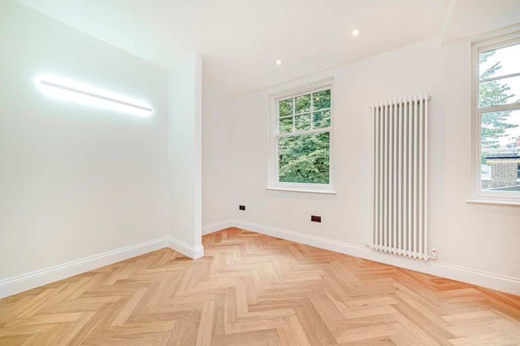 Property photo 3 of 5