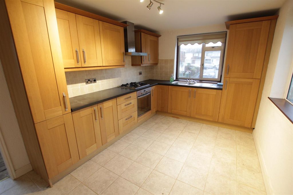 Property photo 2 of 12 Kitchen/Dining Room