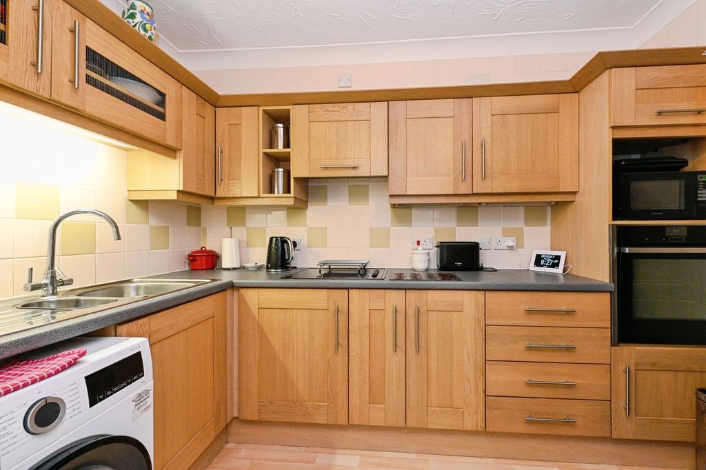 Property photo 3 of 18 Pbox-Img.Jpg