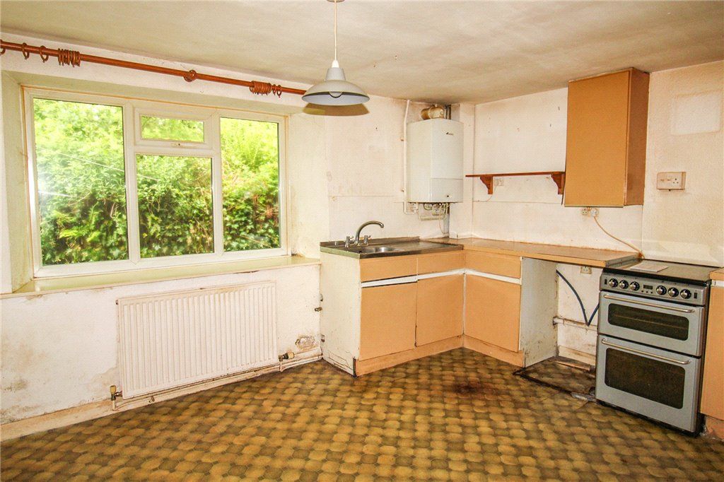 Property photo 3 of 8 Dining Kitchen