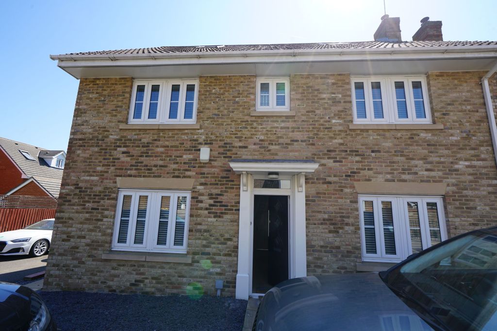 Property photo 1 of 25