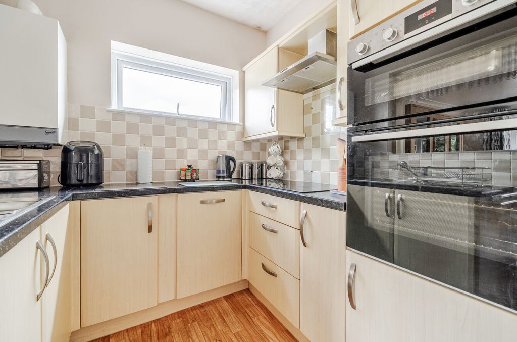 Property photo 2 of 19 1482418-14-6A43c7...