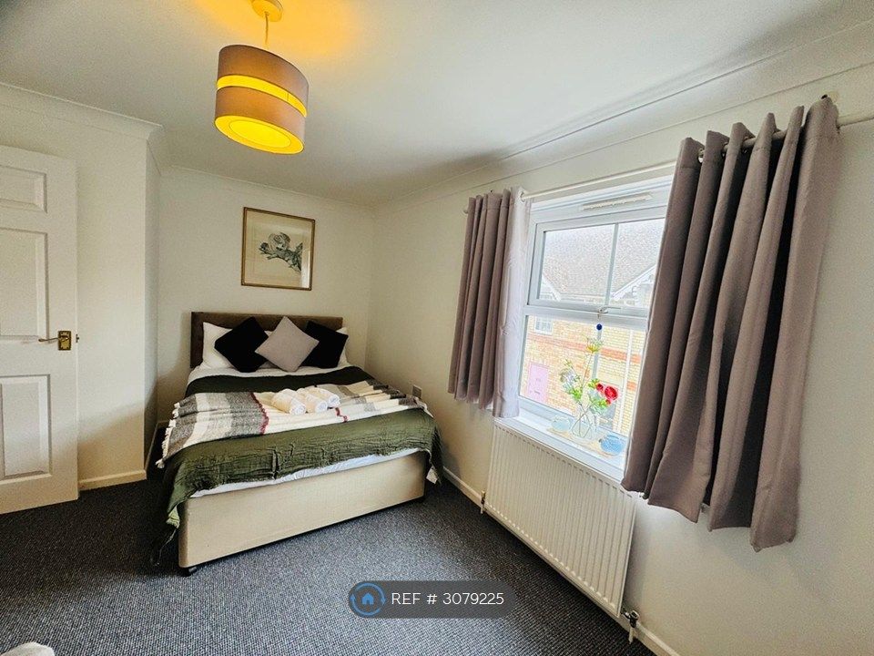 Property photo 3 of 15 Bedroom 1