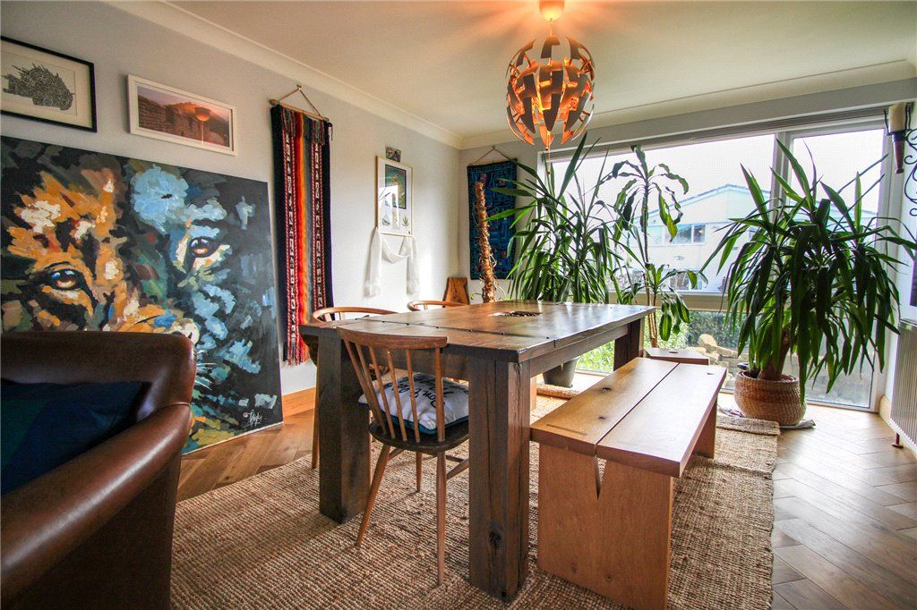 Property photo 3 of 10 Dining Area