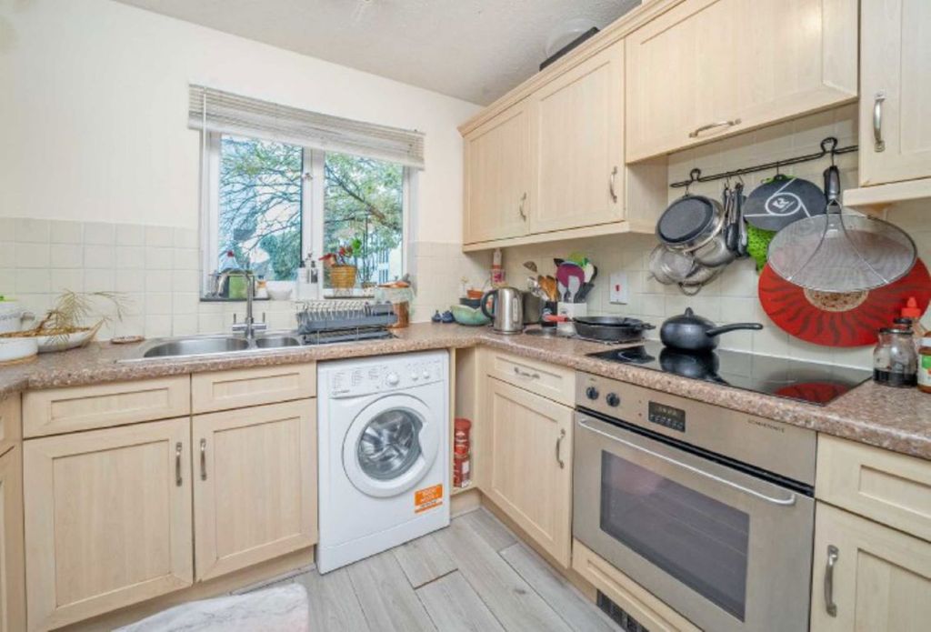 Property photo 3 of 4