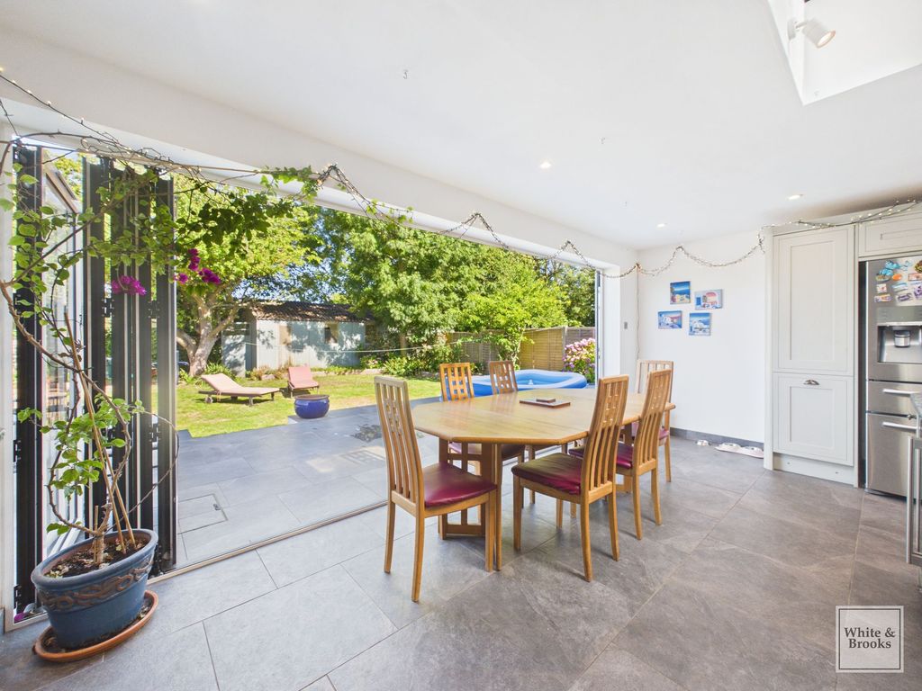 Property photo 3 of 31 Dining Area