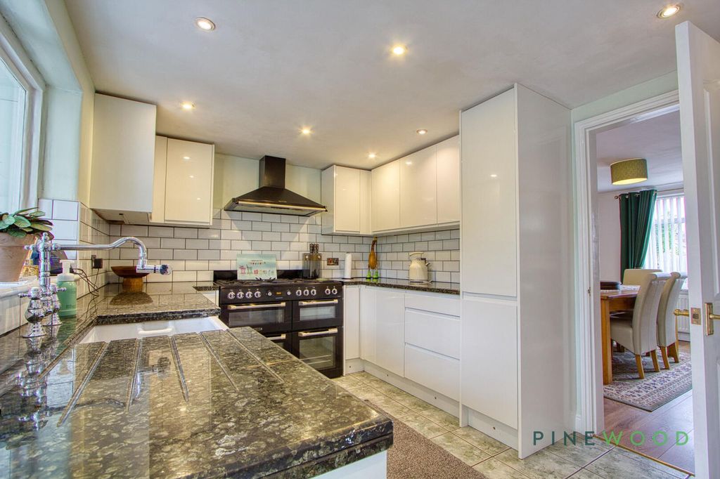 Property photo 3 of 34 Kitchen