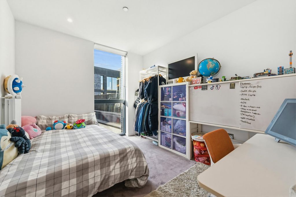 Additional image 7 of 3 bed flat for saleLewis House, The Brentford Project TW8