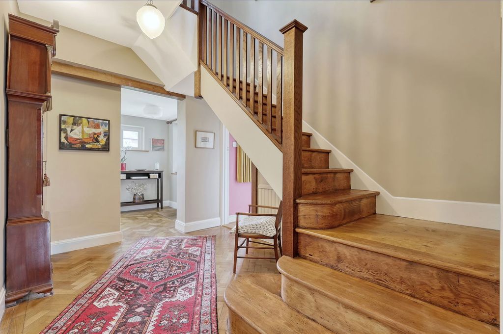 Property photo 2 of 40