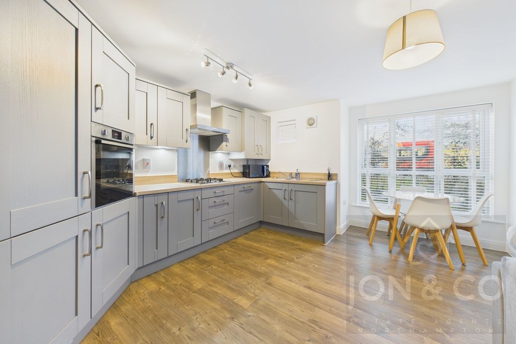 Property photo 3 of 9