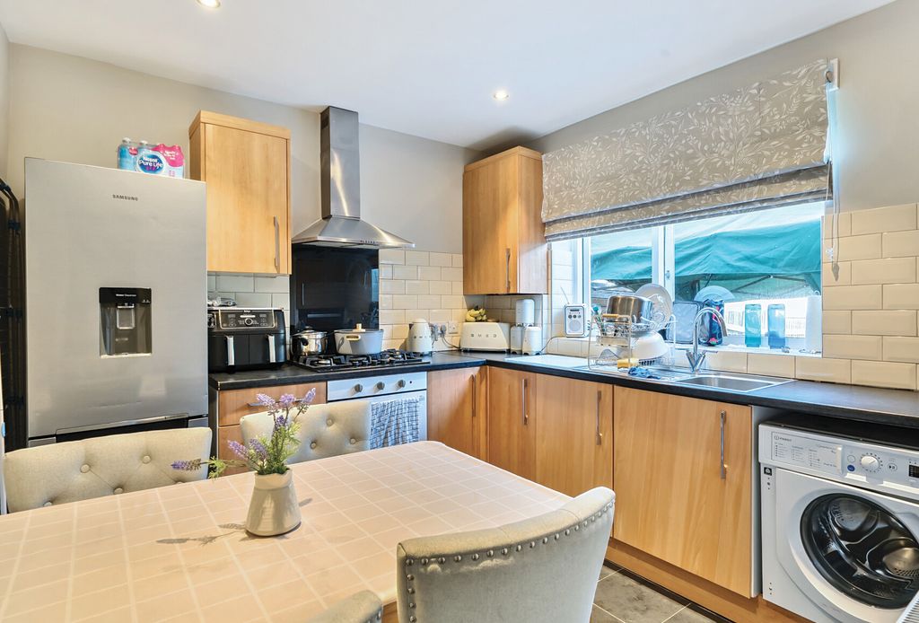 Property photo 1 of 9 1306495-9-6851A68...