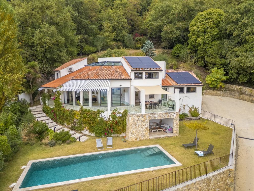 Property photo 1 of 50