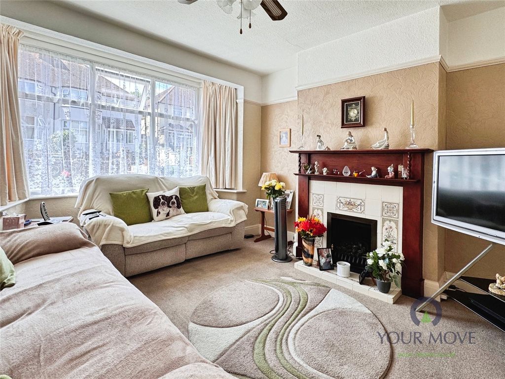 Property photo 3 of 23 Living Room