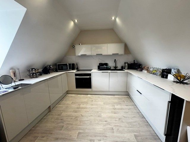 Property photo 2 of 8 Kitchen