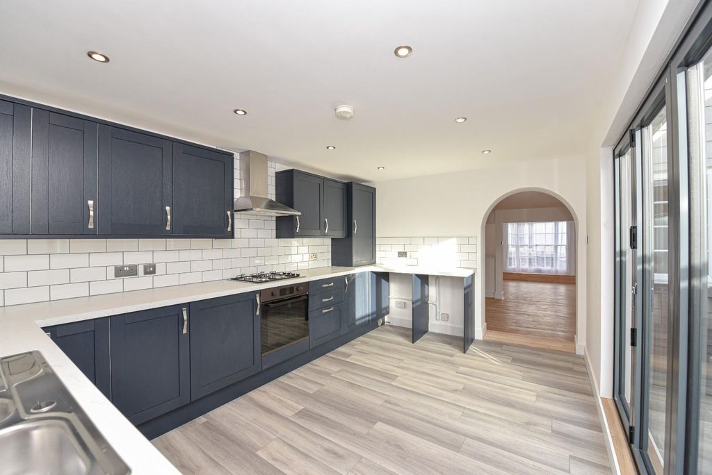 Property photo 2 of 22 Kitchen
