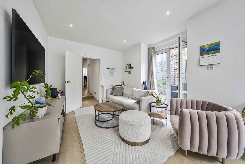 Property photo 3 of 7