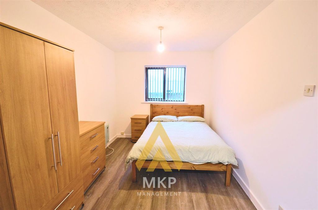 Property photo 1 of 8 7.Png